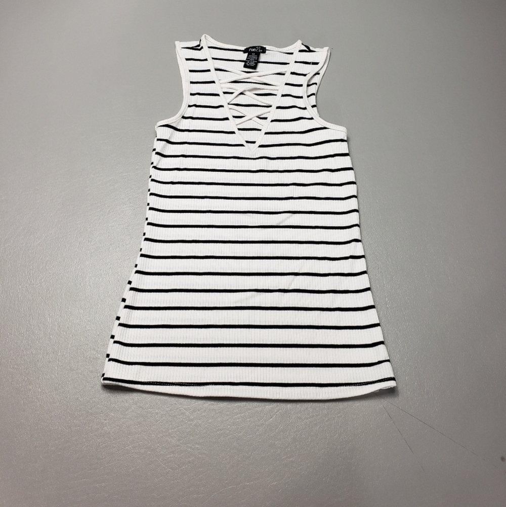 Rue21 caged vneck white and black striped summer tank top women's size XS